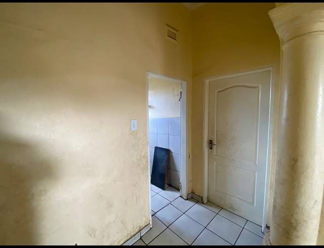 5 BEDROOM HOUSE FOR SALE IN SPRINGS CENTRAL